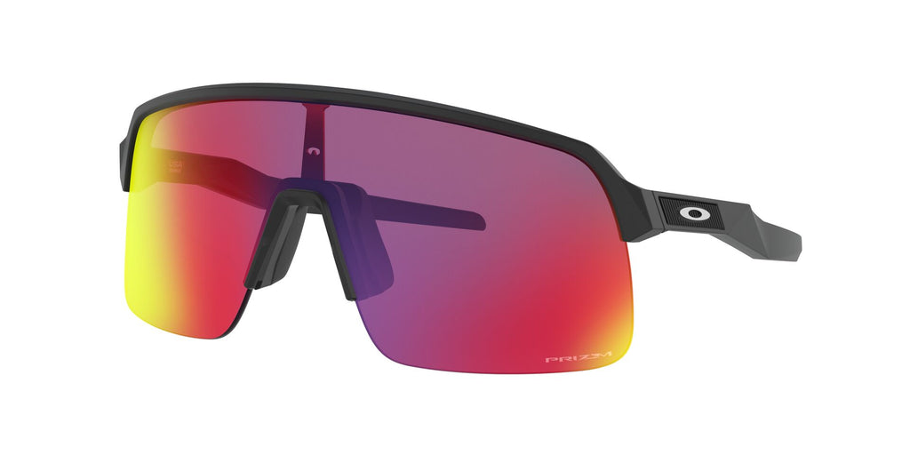Anteojos Oakley Sutro Lite Negro Mate / Prizm Road, vista en ángulo